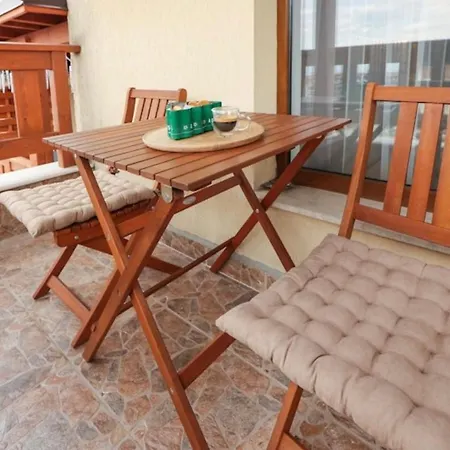 Διαμέρισμα Designer At Pirin Sense *