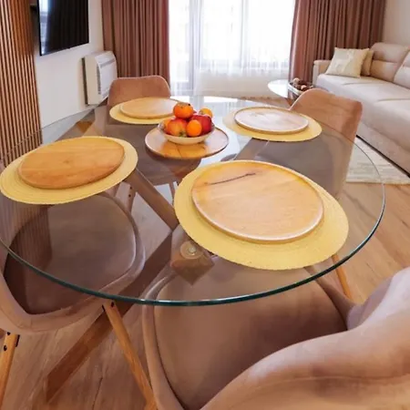 Designer At Pirin Sense Μπάνσκο