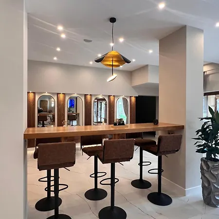 Διαμέρισμα Designer At Pirin Sense *